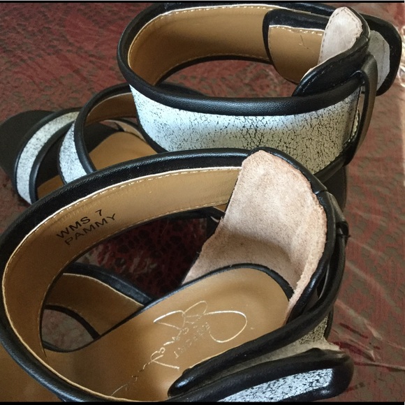 Report Signature Black/White LEATHER Strappy Sandals Heels 7M - Picture 7 of 15